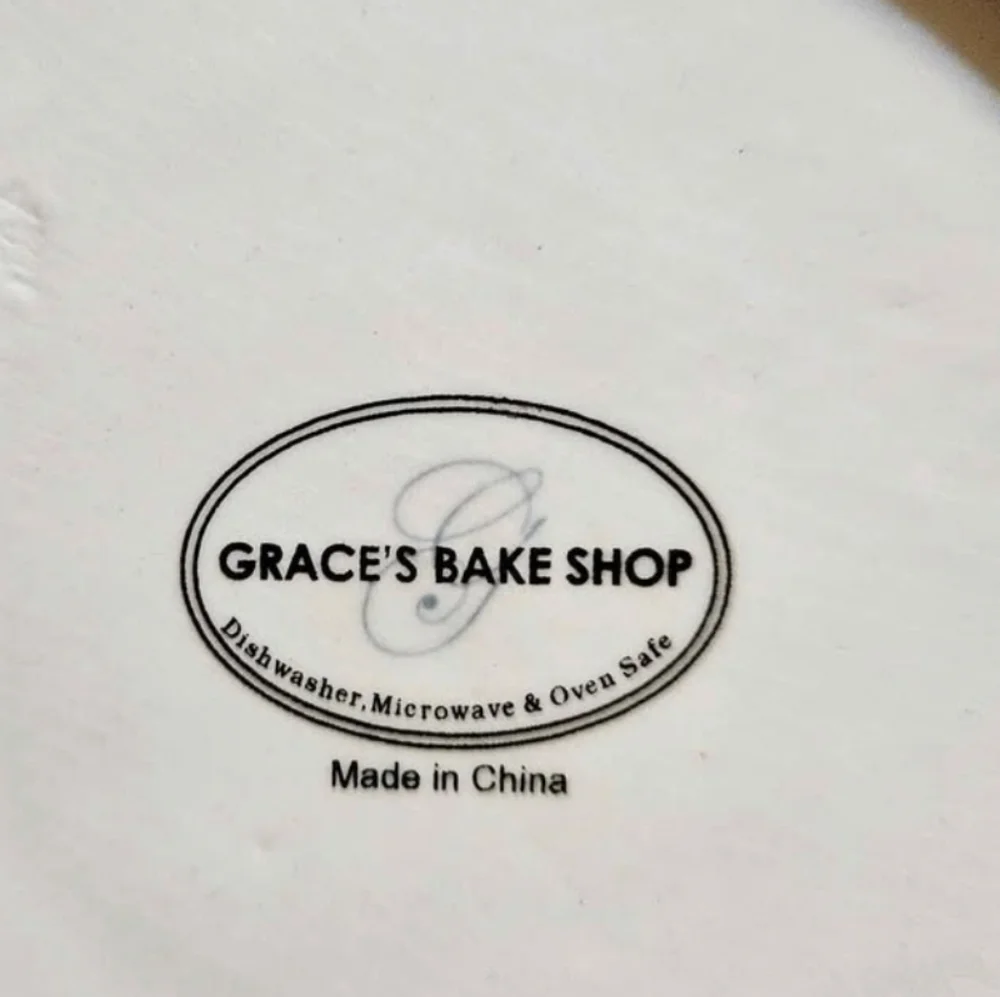 Let It Snow Grace's Bake Shop Pie Plate